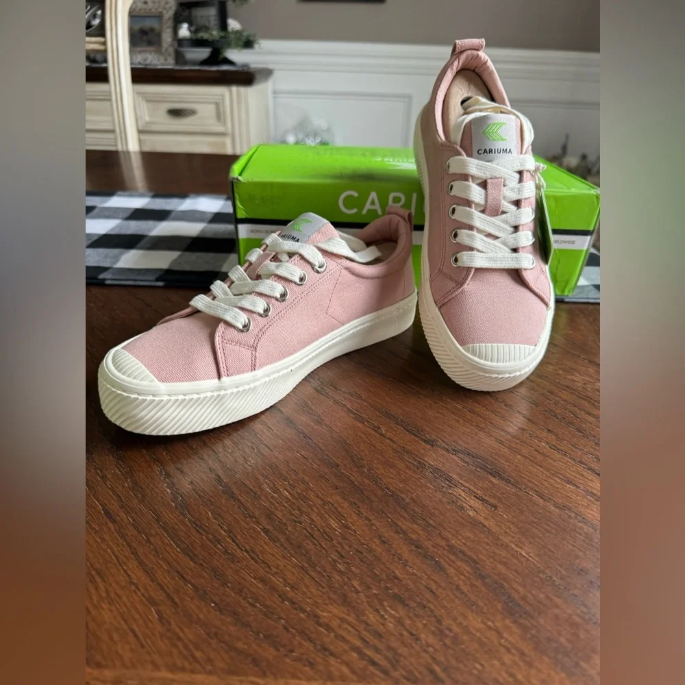Cariuma OCA Low‎ Rose Canvas Sneaker